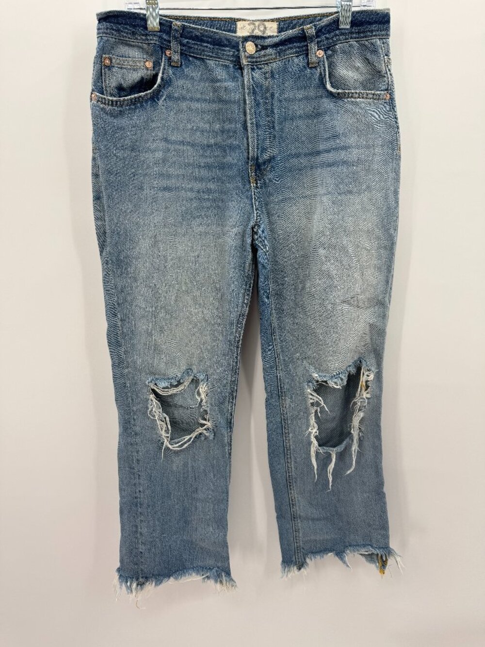We The Free Free People Distressed Frayed Raw Hem Ankle Straight Jeans Size 29